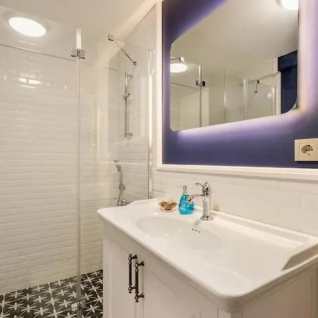 Istanbul, Moda : Coziest Center Located 아파트