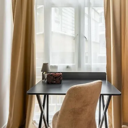 Istanbul, Moda : Coziest Center Located *