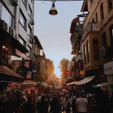 Istanbul, Moda : Coziest Center Located *