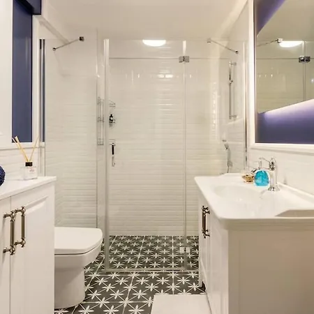 Istanbul, Moda : Coziest Center Located